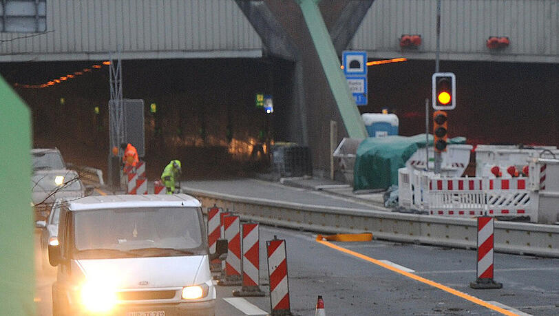 Tunnel Brand in Salzburg - zwei Menschen kommen ums Leben. (Archivbild) Tunnel Brand in Salzburg - zwei Menschen kommen ums Leben. (Archivbild)