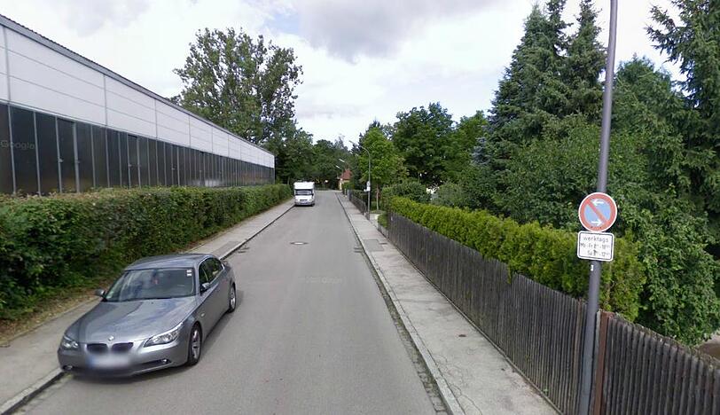 Diese Schilder in der Winninger Straße sollen auf Wunsch eiens Anwohners und des BA abmontiert werden.