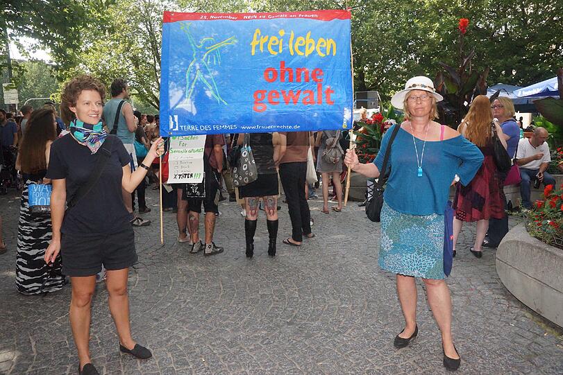 Beim Slutwalk wird in München und vielen anderen Städten gegen sexuelle Unterdrückung demonstriert: Hier die Bilder vom Sendlinger Tor.