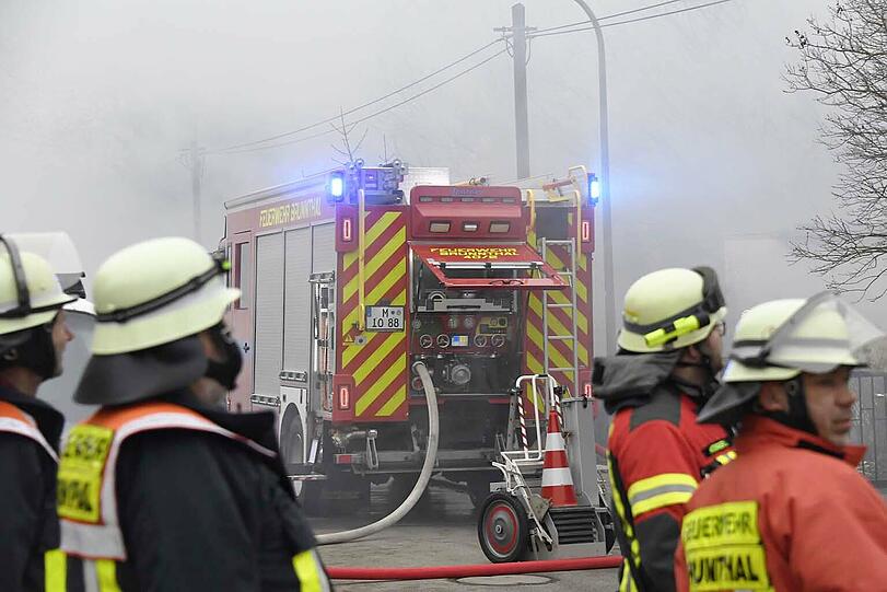 Die Feuerwehr wurde am Donnerstag zu einem heftigen Kaminbrand in Otterloh gerufen.