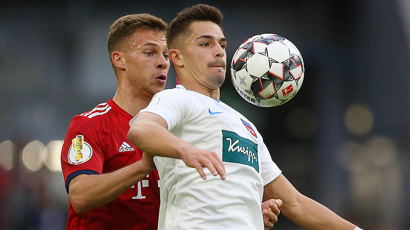 JOSHUA KIMMICH, NOTE 3: Brachte die Ecke mit rechts von der linken Seite, die Goretzka dann einköpfte. Wieder mal ein Scorerpunkt für den Rechtsverteidiger. Aber ein dickes Minus: Beim Kopfballgegentreffer von Glatzel stand er schlecht, verteidigte im Raum nur unzulässig. Kurz vor dem 3:2 mit einem wichtigen Abwehrmanöver im eigenen Strafraum.