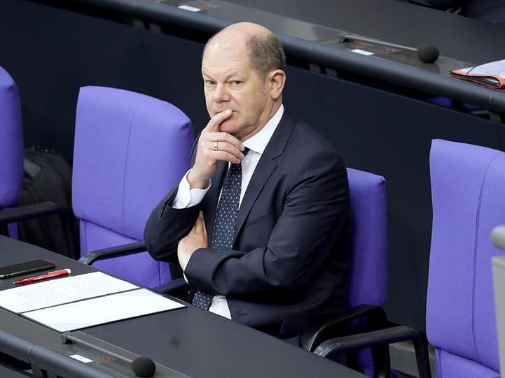 Scholz lehnt Konjunkturprogramme ab, um die Wirtschaft anzukurbeln.