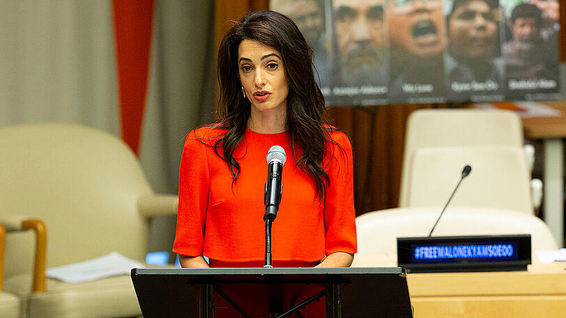 Amal Clooney gibt ihren Posten als Sonderbeauftragte der britischen Regierung auf.