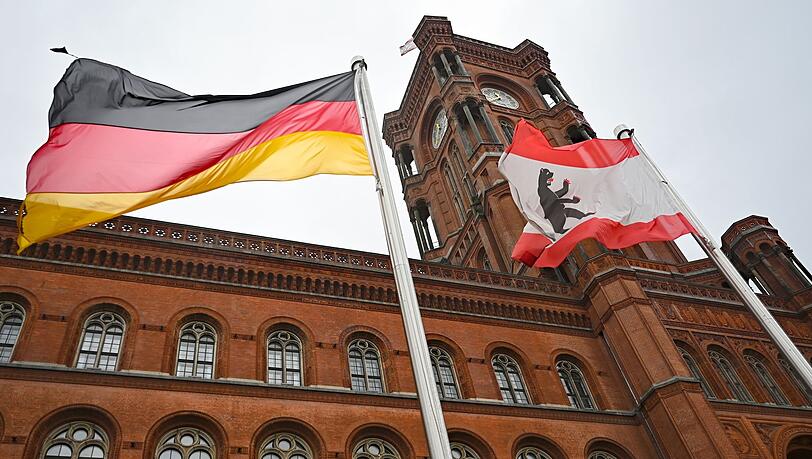 Das Rote Rathaus, Sitz der Regierenden Bürgermeisterin sowie des Senats von Berlin.