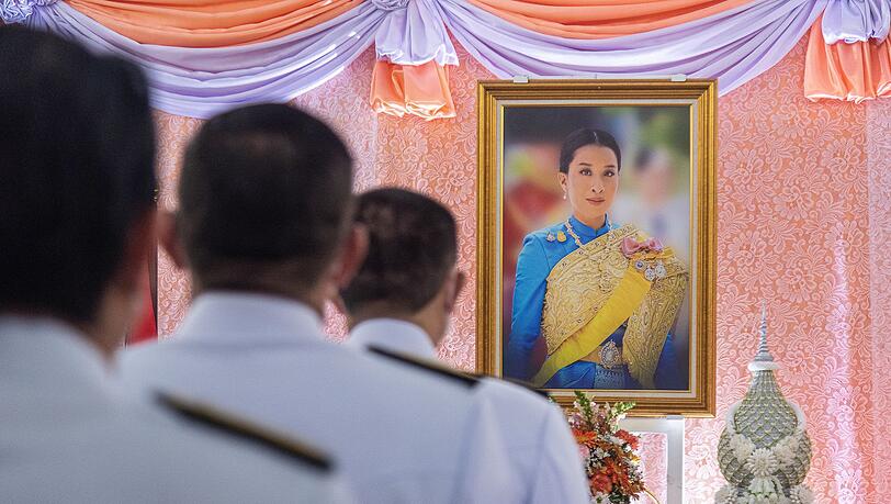 Prinzessin Bha liegt seit dreieinhalb Jahren im Koma. In Thailand ist sie sehr beliebt. (Archivbild) Prinzessin Bha liegt seit dreieinhalb Jahren im Koma. In Thailand ist sie sehr beliebt. (Archivbild)