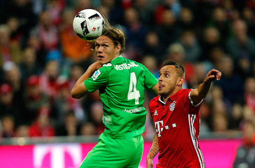 Rafinha - Note 3: Für den geschonten Lahm hinten rechts im Einsatz. Vergab nach schöner Einzelaktion die erste Bayern-Chance. Lieferte die Flanke zum 1:0. Gute Leistung des Brasilianers.