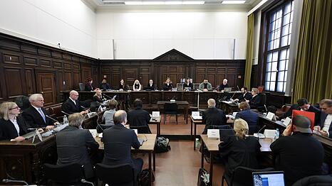 Zum sechsten Mal wird der mutma&szlig;liche Chef der Entf&uuml;hrer vom Gericht befragt.