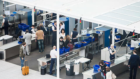 Die Security-Checks am Münchner Flughafen sollen beschleunigt werden. (Symbolbild)