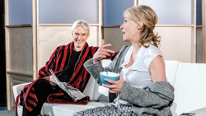 Mathieu Carriere und Alexandra von Schwerin in „Die Wahrheit und nichts als die Wahrheit“. Mathieu Carriere und Alexandra von Schwerin in „Die Wahrheit und nichts als die Wahrheit“.