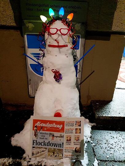 Auch Schneefiguren lesen AZ.