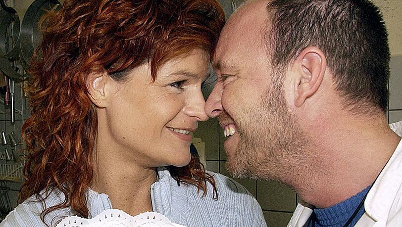 Andrea Berg und Olaf Henning waren einst schwer verliebt. 2004 ließ sich das Paar nach zwei Jahren Ehe scheiden. Andrea Berg und Olaf Henning waren einst schwer verliebt. 2004 ließ sich das Paar nach zwei Jahren Ehe scheiden.