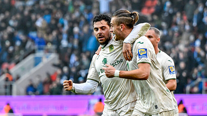 Der TSV 1860 gewinnt gegen den FC Ingolstadt mit 2:1. Der TSV 1860 gewinnt gegen den FC Ingolstadt mit 2:1.