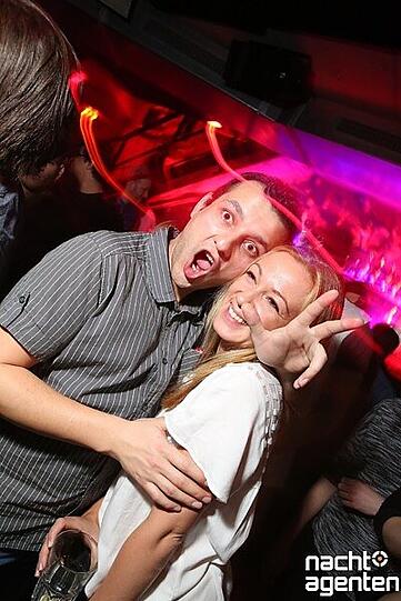 Die besten Partybilder vom Samstag. Hier aus dem Harry Klein.
