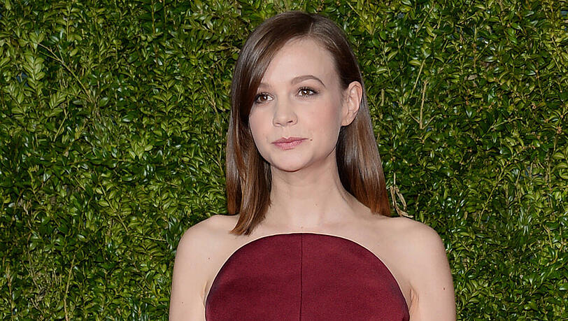Versteckte Carey Mulligan bei den Tony Awards ein Babybäuchlein? Versteckte Carey Mulligan bei den Tony Awards ein Babybäuchlein?