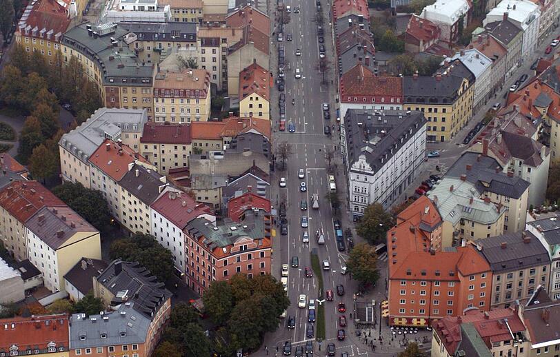 Die Rosenheimer Straße von oben: Für Radler ist es hier nicht ungefährlich.