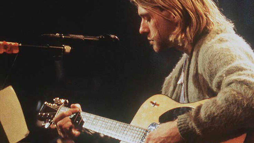 Kurt Cobain spielte 1993 beim "MTV-Unplugged"-Konzert auf der Gitarre. Kurt Cobain spielte 1993 beim "MTV-Unplugged"-Konzert auf der Gitarre.