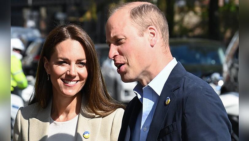 Am Geburtstag der Queen besuchten Kate und William das Disasters Emergency Committee in London.