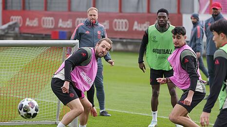 Der FC Bayern startet in die K.o.-Duelle der Champions League.