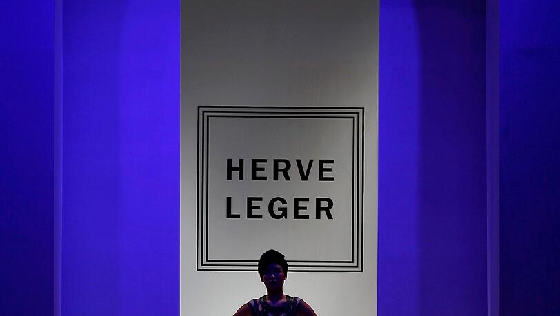 Die Modemarke "Hervé Leger" hat momentan mit einem Kündigungs-Skandal zu kämpfen. Die Modemarke "Hervé Leger" hat momentan mit einem Kündigungs-Skandal zu kämpfen.