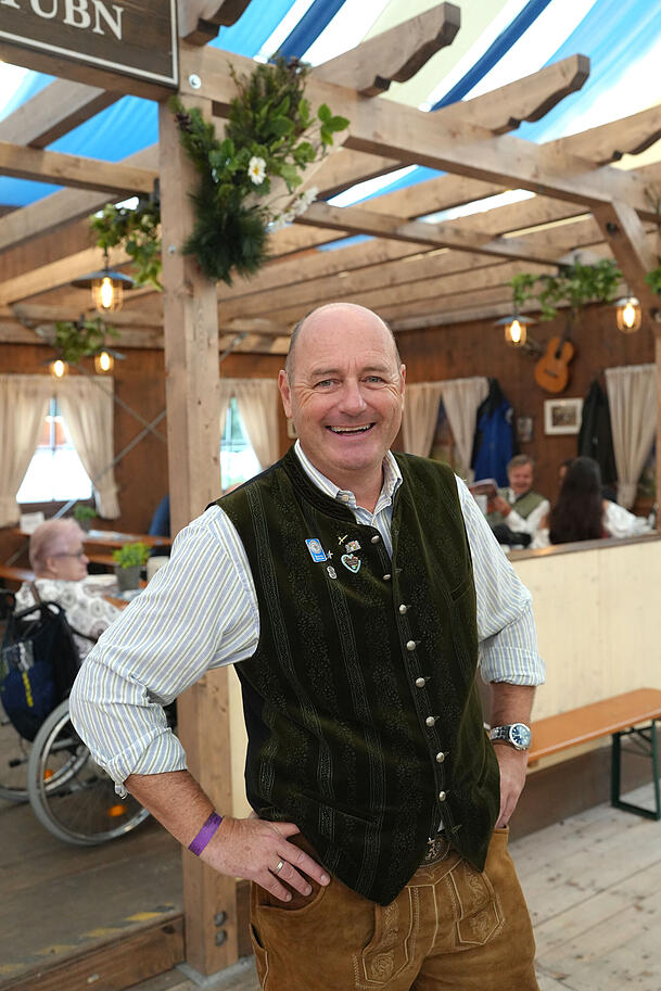 Die AZ traf "Dahoam is Dahoam"-Star Bernhard Ulrich auf der Wiesn.