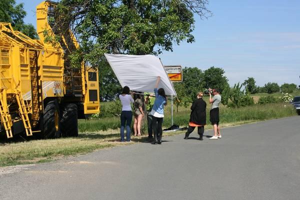 Bilder vom Making- of: Die Aufnahmen für den Jungbauernkalender 2013 in Bayern fanden im Mai statt