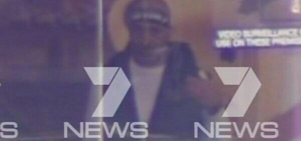 Ein bewaffneter Mann hat in Sydney seit mehreren Stunden weniger als 30 Menschen in seiner Gewalt.