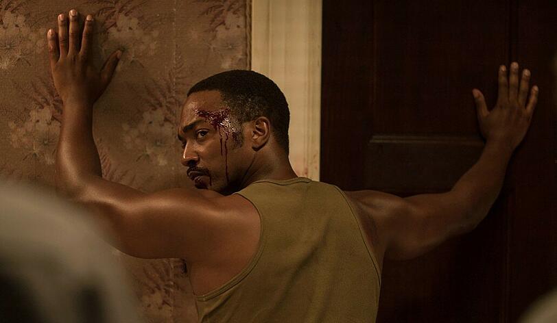 Auch Vietnam-Veteran Robert Greene (Anthony Mackie), der sich zufällig im Algiers Motel aufhielt, wird von den weißen Polizisten verhört und gefoltert.