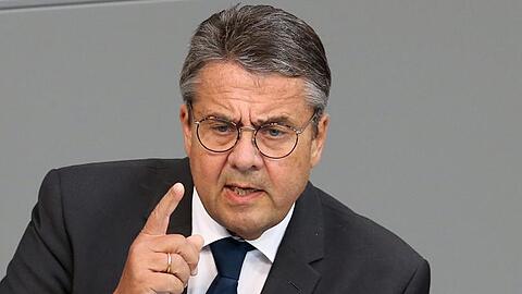 Der frühere SPD-Vorsitzende Sigmar Gabriel ist nach Informationen der "Bild am Sonntag" Favorit für den Chefposten beim Verband der Automobilindustrie.