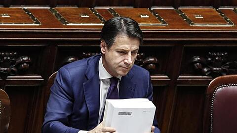 Der italienische Ministerpräsident Giuseppe Conte bei der Abstimmung über das Haushaltsgesetz in Rom.