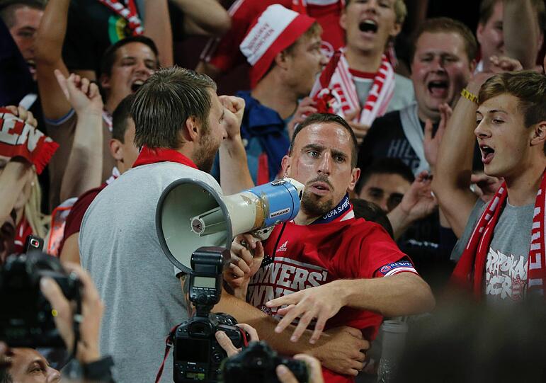 FC Bayern gewinnt den Supercup gegen Chelsea: Die Jubelbilder