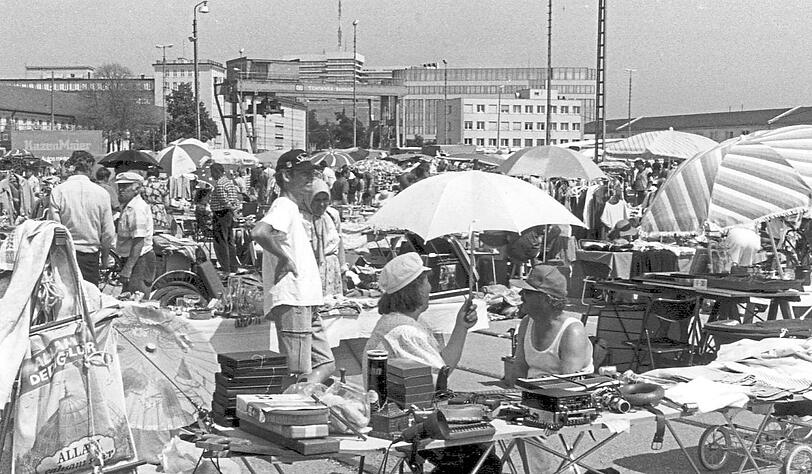 Der Flohmarkt in der Arnulfstraße hat eine lange Tradition.