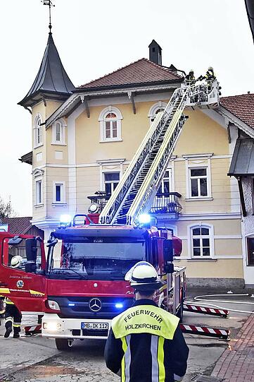 Feuerwehreinsatz in Sauerlach. Die Bilder!