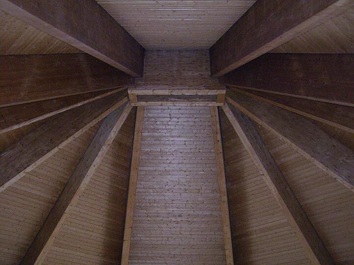 Die Kapelle am Hans-Sieber-Haus an der Manzostraße soll abgerissen werden. Der Bezirksausschuss fragt nach dem Grund und wo die Senioren in Zukunft ihre Andacht abhalten sollen.