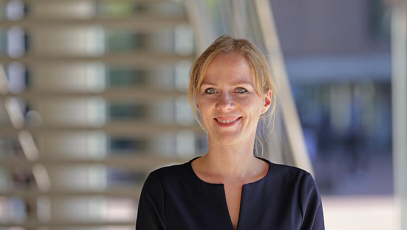 Die 43-jährige Juristin Sophie Schönberger ist Professorin für Öffentliches Recht, Kunst- und Kulturrecht an der Universität Düsseldorf. Die 43-jährige Juristin Sophie Schönberger ist Professorin für Öffentliches Recht, Kunst- und Kulturrecht an der Universität Düsseldorf.