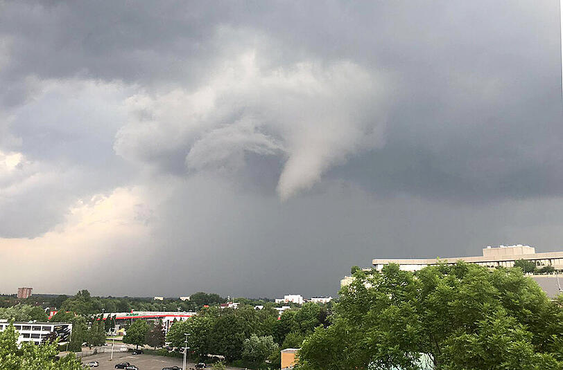 Der Tornado fegte über einen Stadtteil von Hamburg und hinterließ immense Schäden.