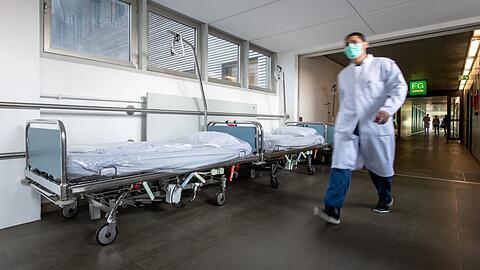 Noch stehen im Klinikum Großhadern freie Betten zur Verfügung. Die Kapazitäten in den Uni-Kliniken wurden überall erhöht.