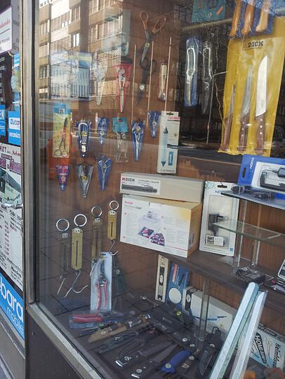 ...und ganz vielen Messer-Sets.