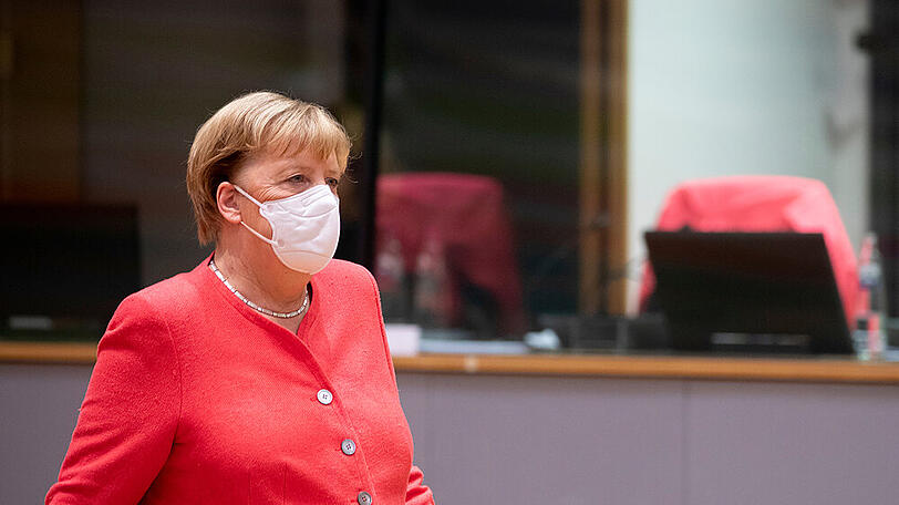 Angela Merkel hat sich mit den Ministerpräsidenten auf verschärfte Corona-Maßnahmen geeinigt.