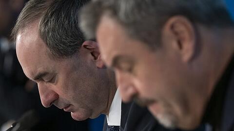 Regieren seit 2018 miteinander: Ministerpräsident Markus Söder (r., CSU) und Freie-Wähler-Chef Hubert Aiwanger. Die Frage ist nur: Wie lange noch?