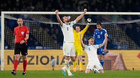 Englands Harry Kane jubelt über den Sieg gegen Italien.