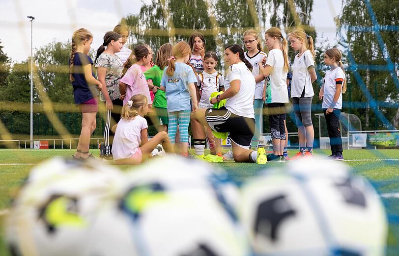 Mädchenfußball gibt es jetzt auch in Moosach. (Symbolbild)