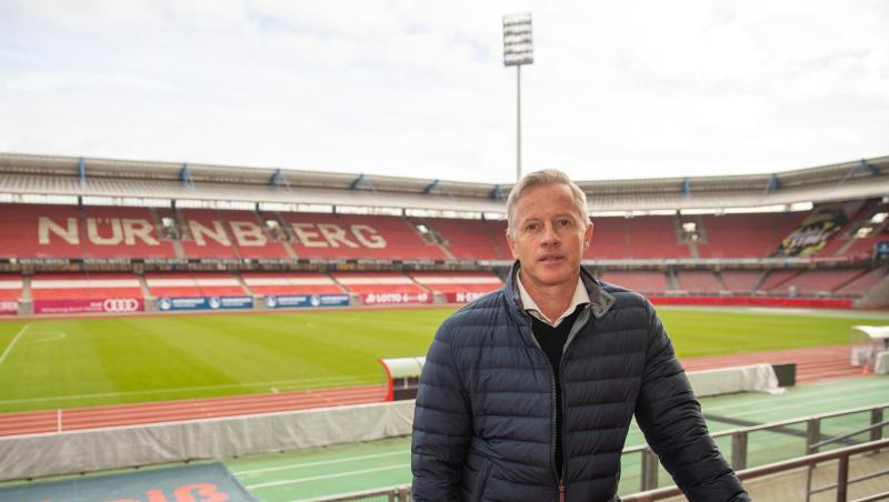 1. FC Nürnberg. Der neue Trainer Jens Keller steht im Stadion. Foto: Daniel Karmann/dpa 1. FC Nürnberg. Der neue Trainer Jens Keller steht im Stadion. Foto: Daniel Karmann/dpa