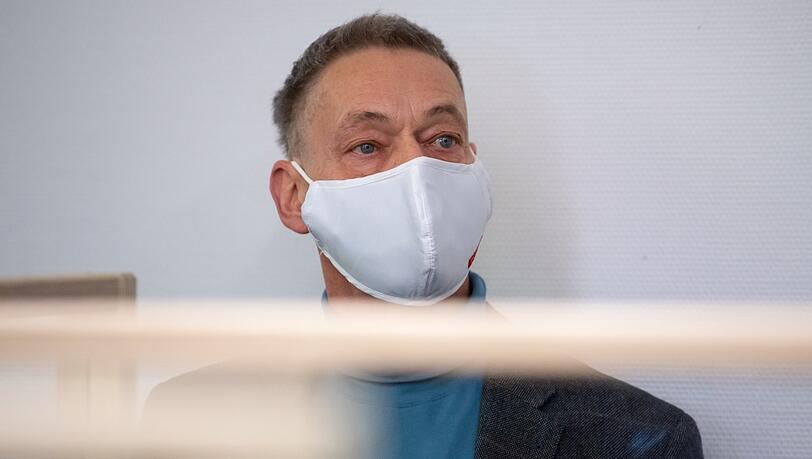 Hans-Jürgen von Bose vor dem Prozessbeginn.