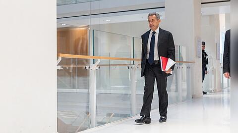 Nicolas Sarkozy beim Prozessauftakt Anfang Januar in Paris - noch ohne Fußfessel.