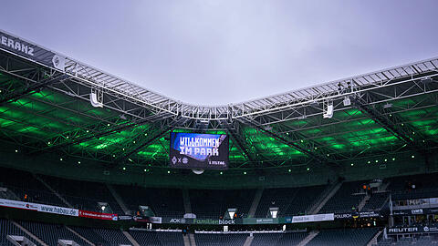 Die Partie zwischen dem FC Bayern und Gladbach wird erst um 15.45 Uhr angepfiffen. Die Partie zwischen dem FC Bayern und Gladbach wird erst um 15.45 Uhr angepfiffen.