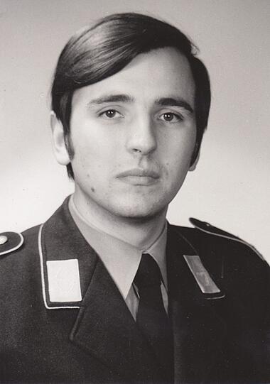 Uniform und Scheitel sitzen: Als Bundeswehrsoldat in Freising.