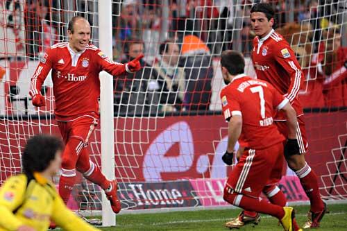 Da spielten sie wieder "Tulpen aus Amsterdam" - Arjen Robben hat getroffen