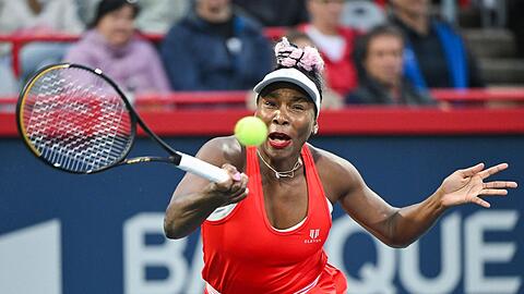 Venus Williams erreicht beim WTA-Turnier in Cincinnati die zweite Runde.