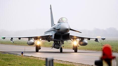 Deutschland verlegt fünf Kampfjets vom Typ Eurofighter vorübergehend nach Polen. (Archivbild)