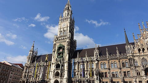 W&auml;hrend M&uuml;nchen an vielen Stellen sparen muss, g&ouml;nnt sich der Stadtrat ein kr&auml;ftiges Plus.